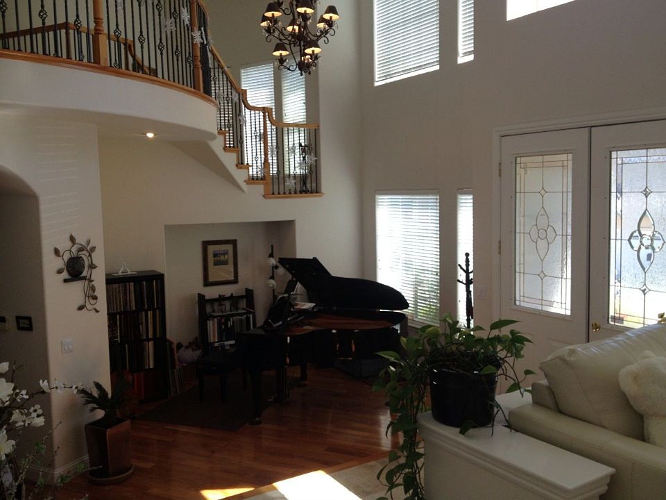 2nd image of 1718 Carmel Ct