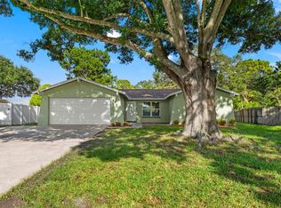 5981 Applecross St N, Saint Petersburg, FL 33709