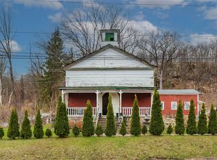 11 Orange Turnpike, Southfields, NY