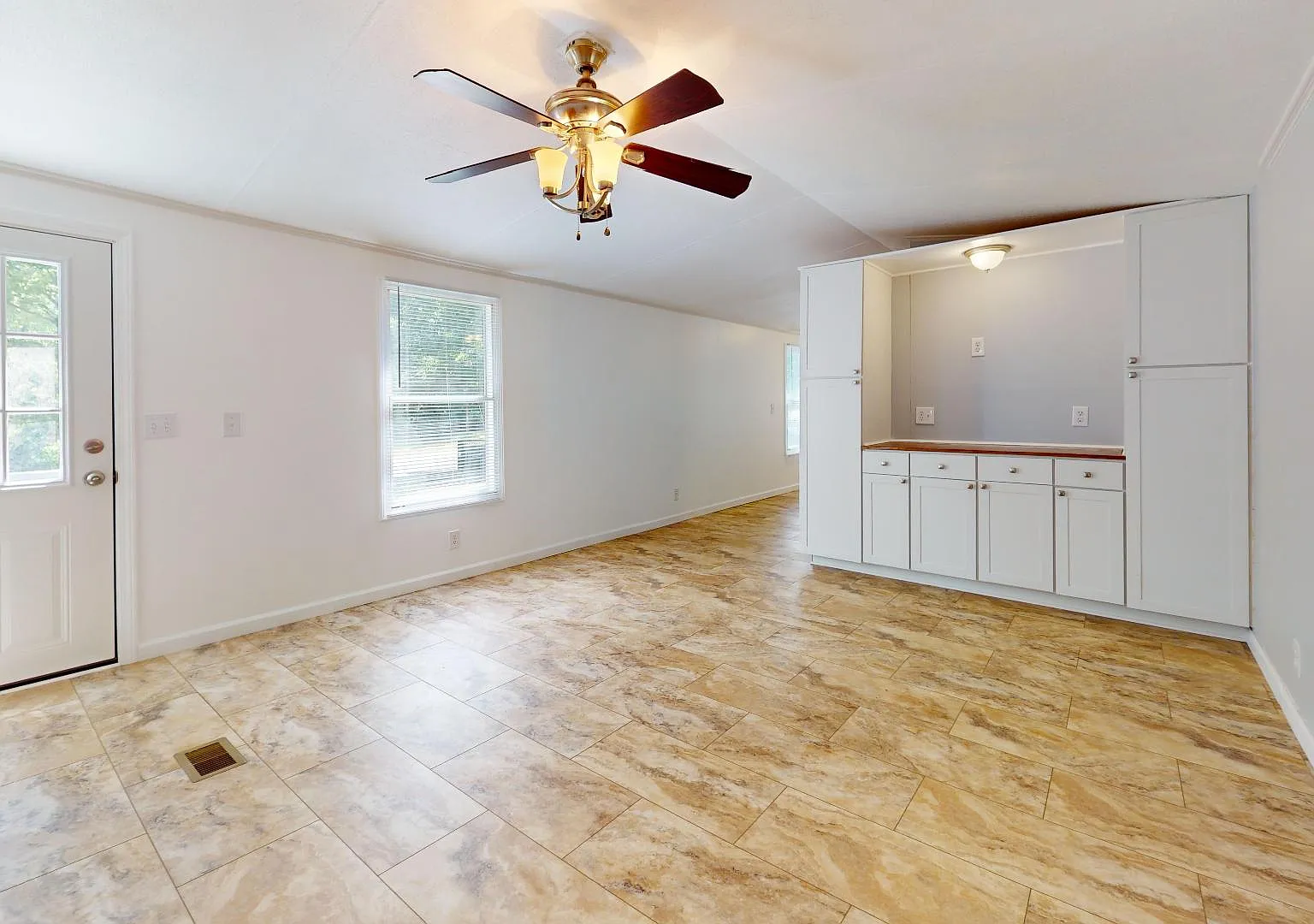 4120 Glenola Dr — Photo 4