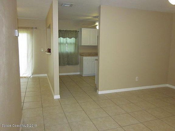 4th image of 1029 Alminar Ave SE