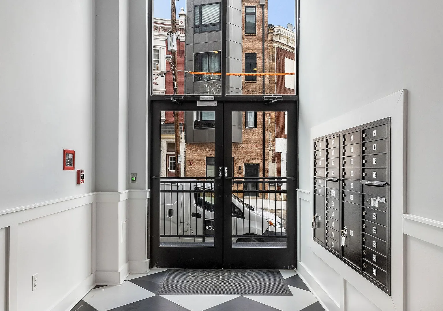 The Bentley Apartments — Photo 3