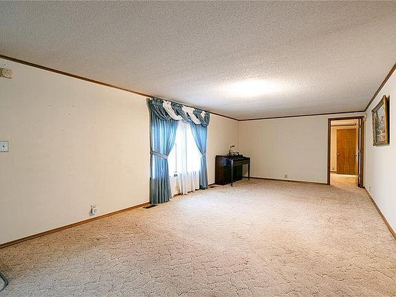 5th image of 28495 W 343rd St