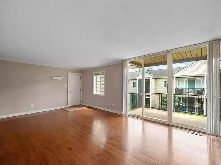 315 N Eton St #D — Photo 7
