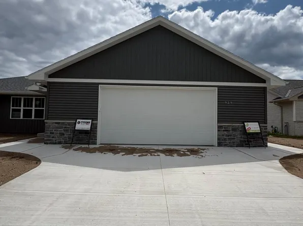 929 Constellation Way, Marinette, WI 54143
