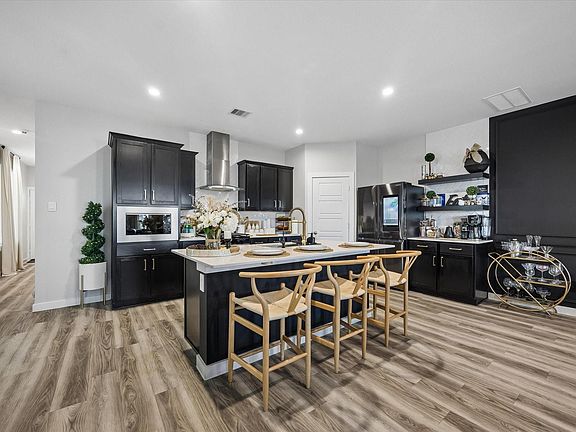 2nd image of 3034 Crown Gate Dr