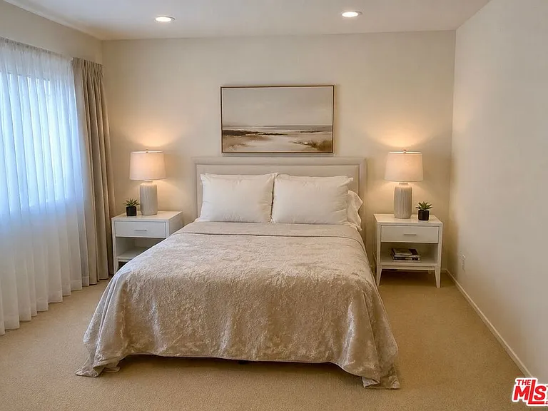 10239 White Oak Ave #1 — Photo 8