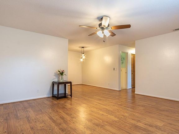 5th image of 2865 NE 42nd Pl