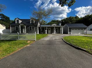 215 Frontenac St, Chicopee, MA 01020