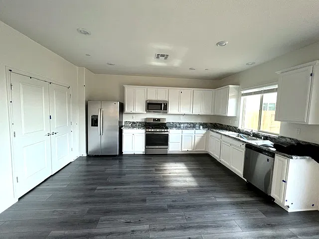12820 Thorntonhall Dr — Photo 2