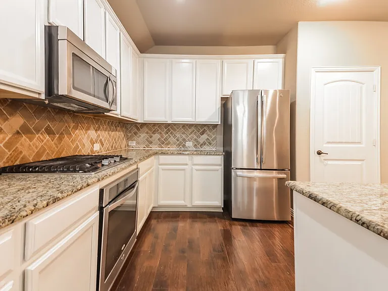 121 Pleasant Hill Ln — Photo 8