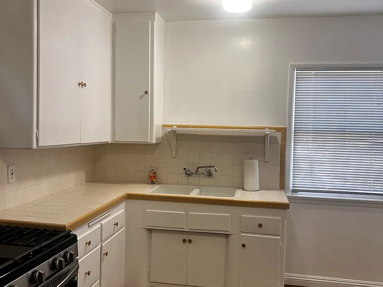 3880 Roble Vista Dr — Photo 3