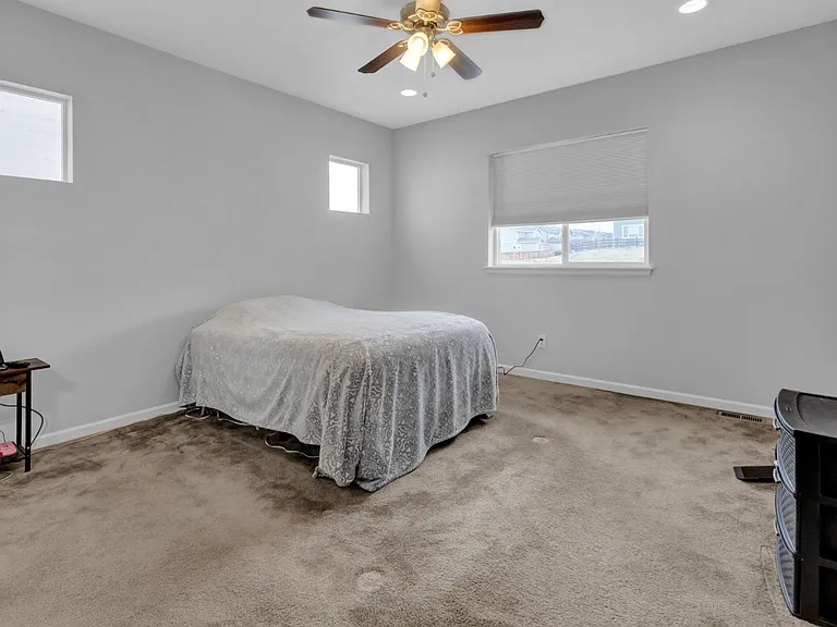 1086 McMurdo Cir — Photo 19