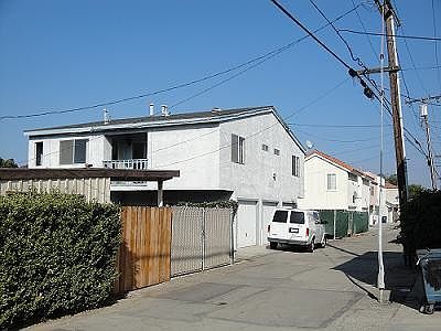 2nd image of 408 12th St APT A