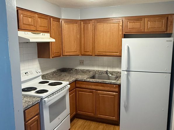 90 Ford St APT 11