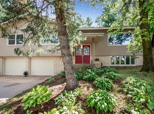 2227 Abbe Hill Dr, Eau Claire, WI 54703