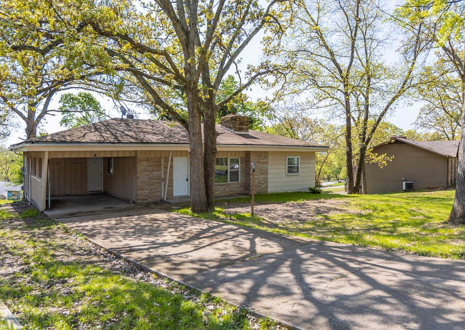 1st image of 17 Sycamore Dr