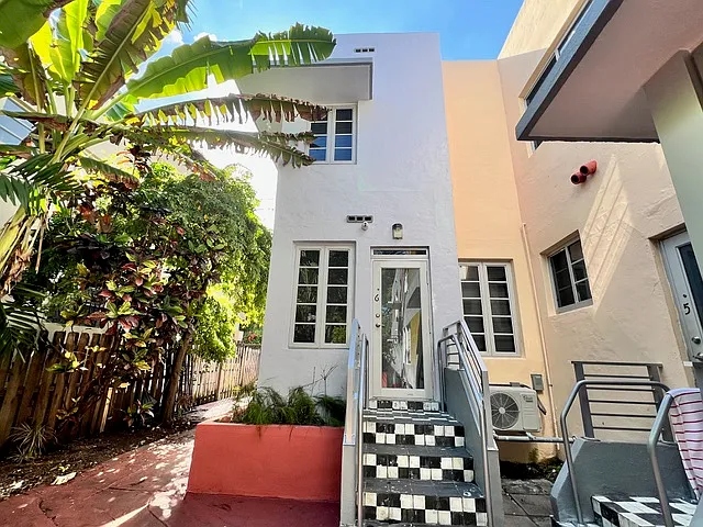 Building Photo - 610 Jefferson Ave #6