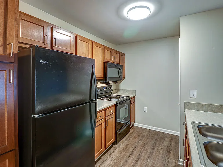 105 Beech St — Photo 34