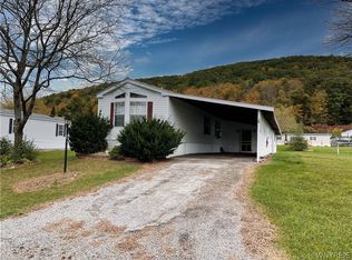 82 Valley Dr, Great Valley, NY 14741