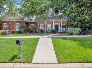 936 Caterpillar Ln, Cantonment, FL 32533