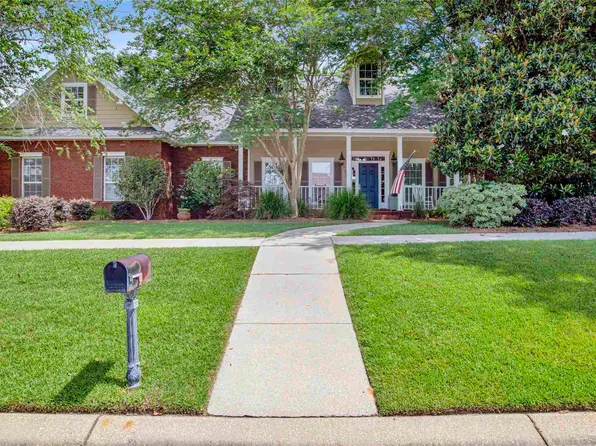 936 Caterpillar Ln, Cantonment, FL 32533