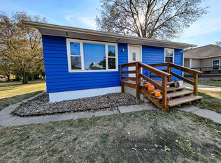 143 N Park St NE, Wagner, SD 57380