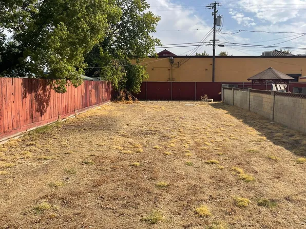 3846 E Iowa Ave, Fresno, CA 93702
