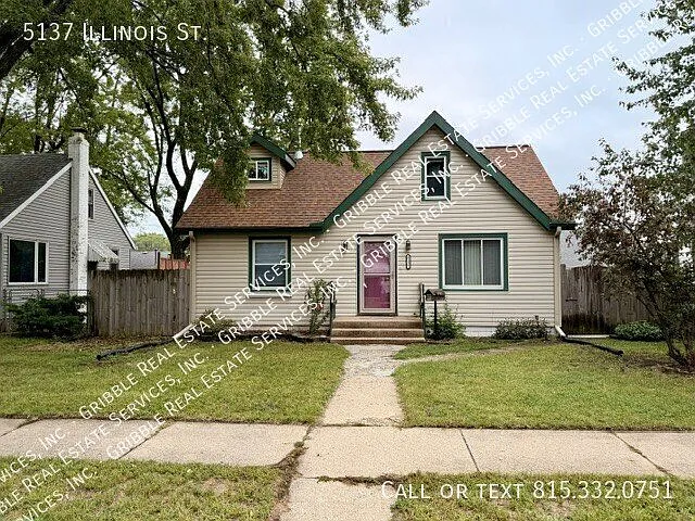 3 Bedroom 2 story home with beautiful hardwood floors — Photo 1