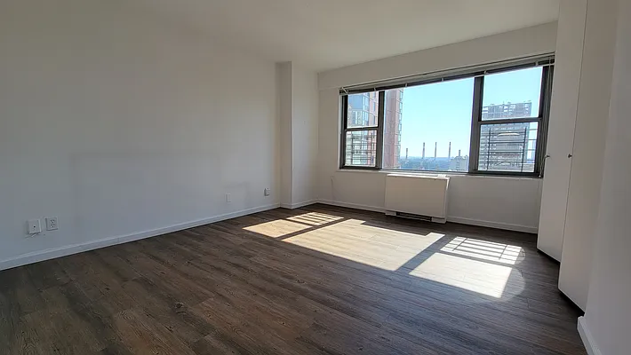 Rented by Weichert Manhattan Midtown | media 28