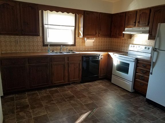 3rd image of 5434 Menlo Ct