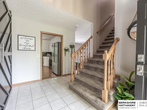 15906 Jackson Dr, Omaha, NE 68118