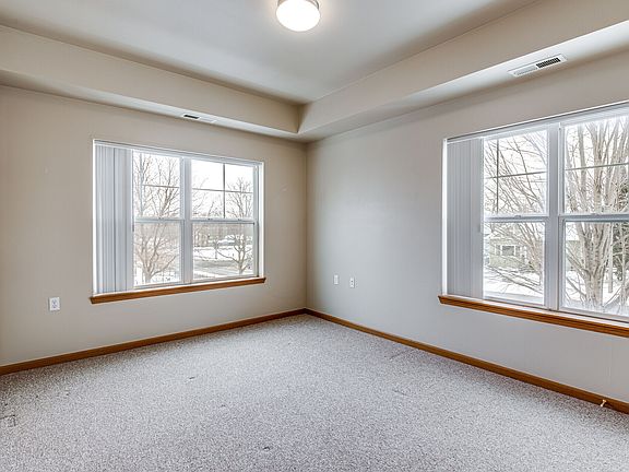 5th image of 635 Maryland Ave W #314