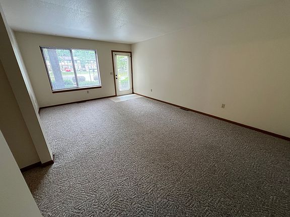 5th image of 3834 Cabaret Trl W APT E