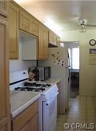 5th image of 2596 Lawrence Ave