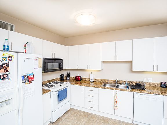 3rd image of 1480 Broadway #2319
