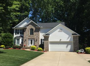 51 Pin Oak Cir, Northfield, OH 44067