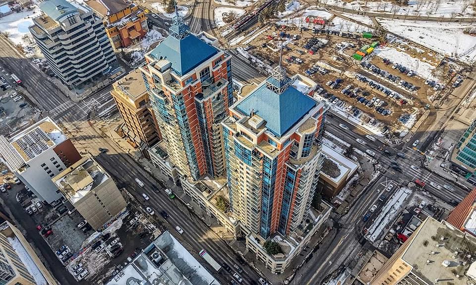 1st image of 910 S 5th Ave SW #1402