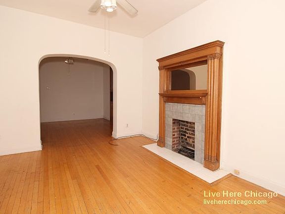 3rd image of 3300 N Kenmore Ave Unit E