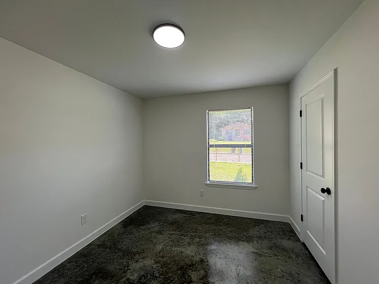 738 Hazelwood Rd — Photo 2