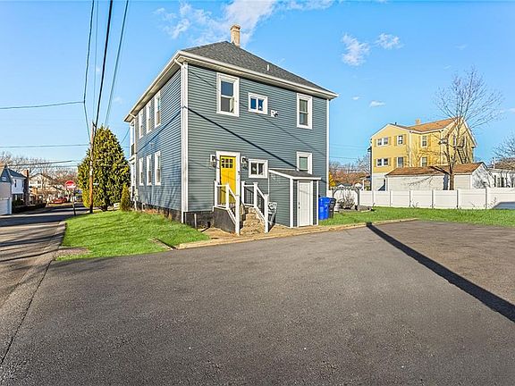 4th image of 93 Humbert St