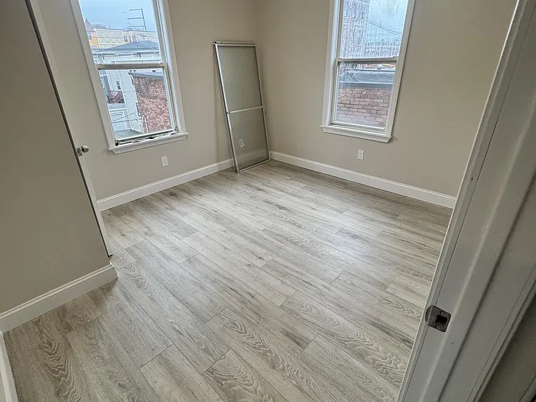241 Walnut St #3 — Photo 5
