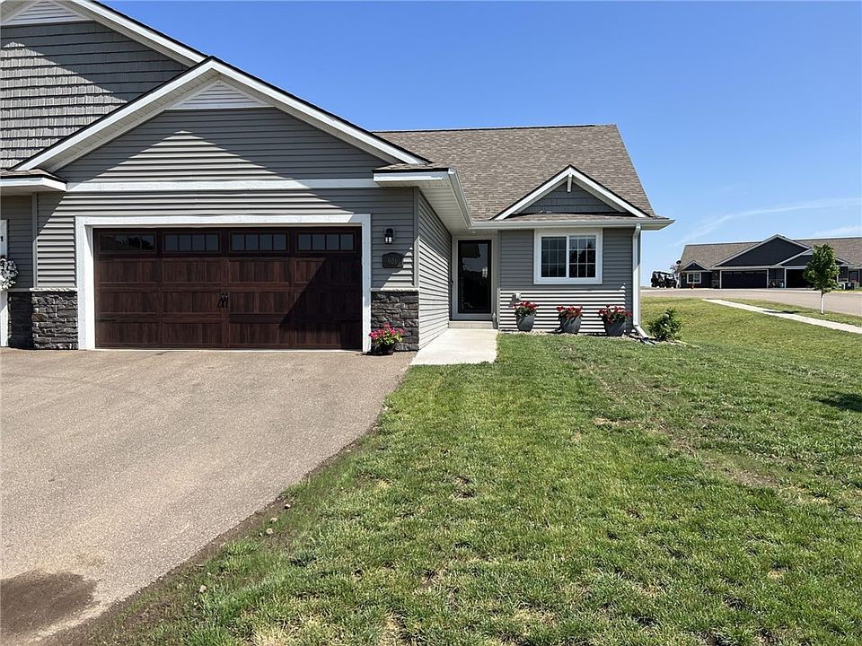 1st image of 906 Daisy Lane