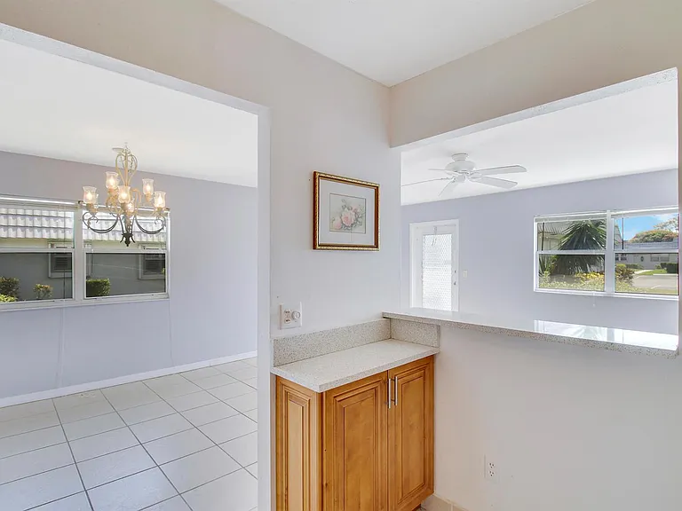 175 Valencia Dr #H — Photo 7