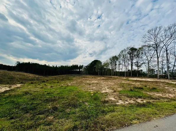 79 Bates Ave, Purvis, MS 39475