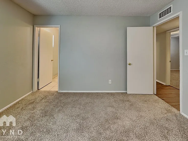 10716 N Arapaho Dr — Photo 9