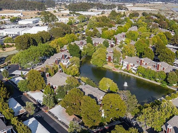 5th image of 42 Marina Lakes Dr