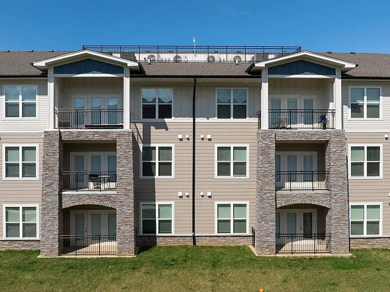 10001 Oak Bridge Cir #10001 — Photo 1