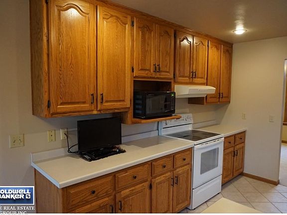 Stove and Microwave included