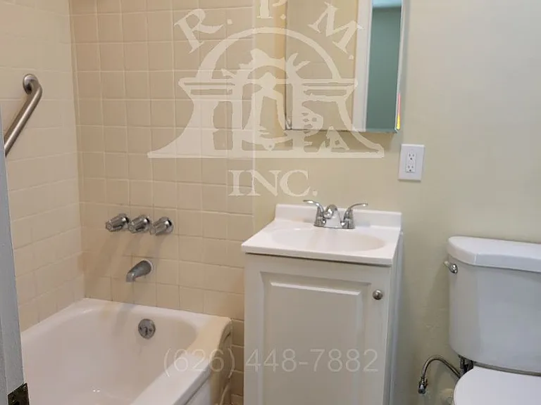 11128-11130 E McGirk Ave — Photo 7